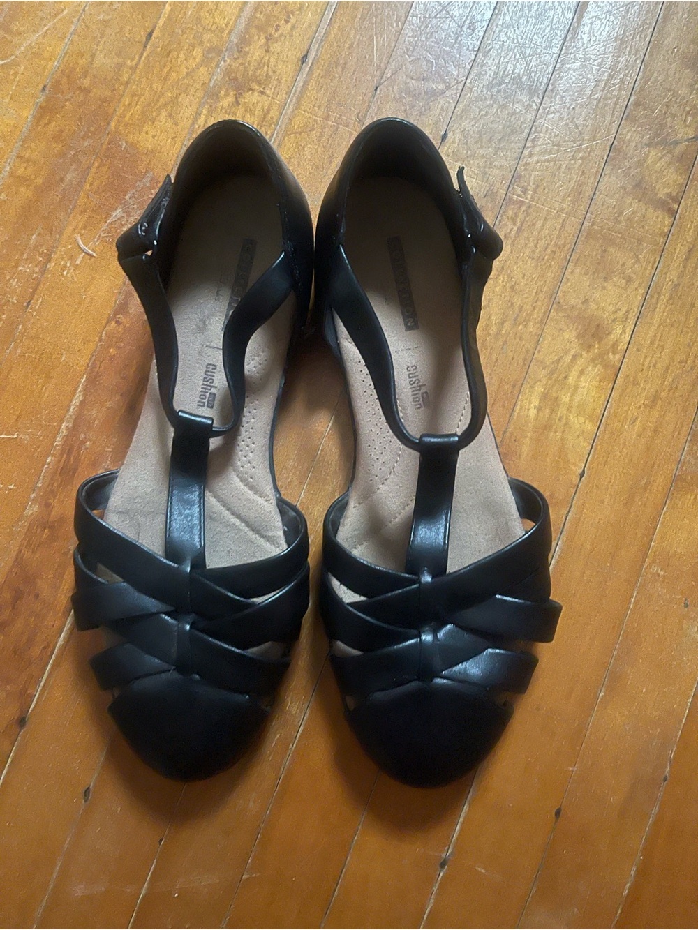 Clarks Black Leather T-Strap Flats - Picture 4 of 4